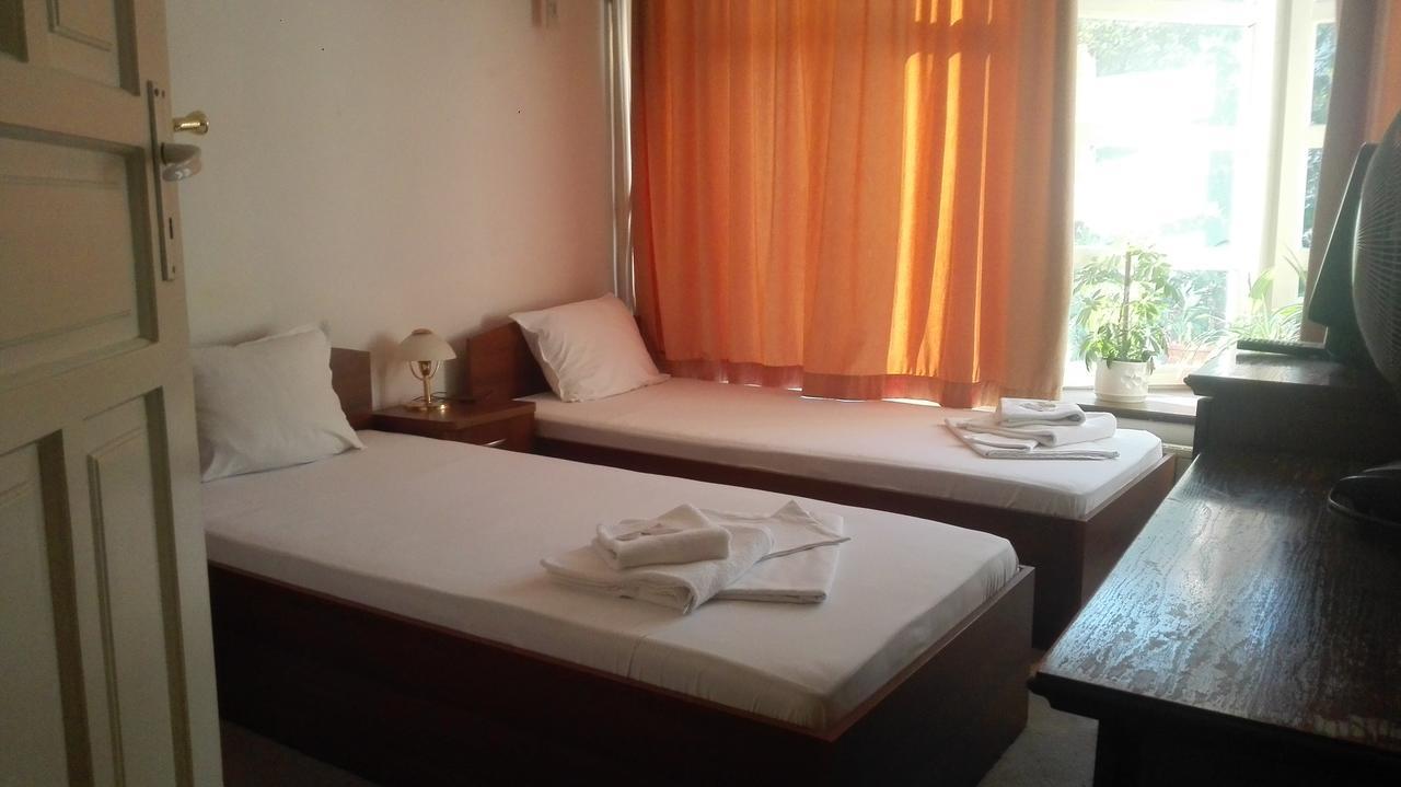 Family Hotel Rositsa Sevlievo Eksteriør billede